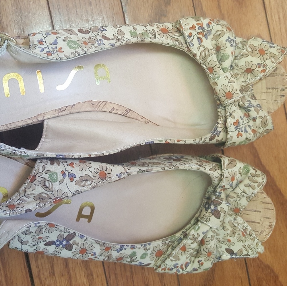 Unisa floral wedges SOLD